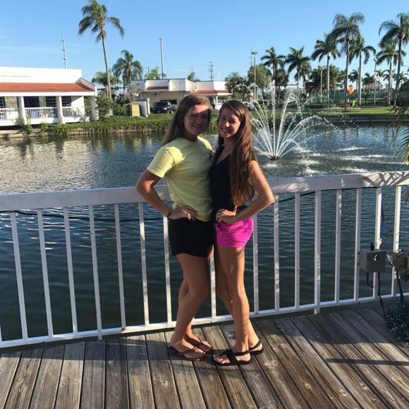 Meet your Posher, Taylor - Picture 1 of 1